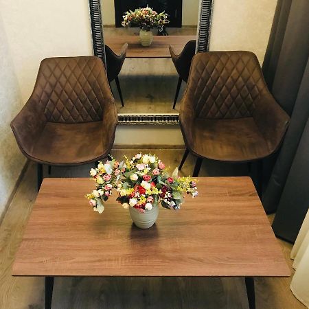 2Nd Floor Hotel Tbilisi Bagian luar foto