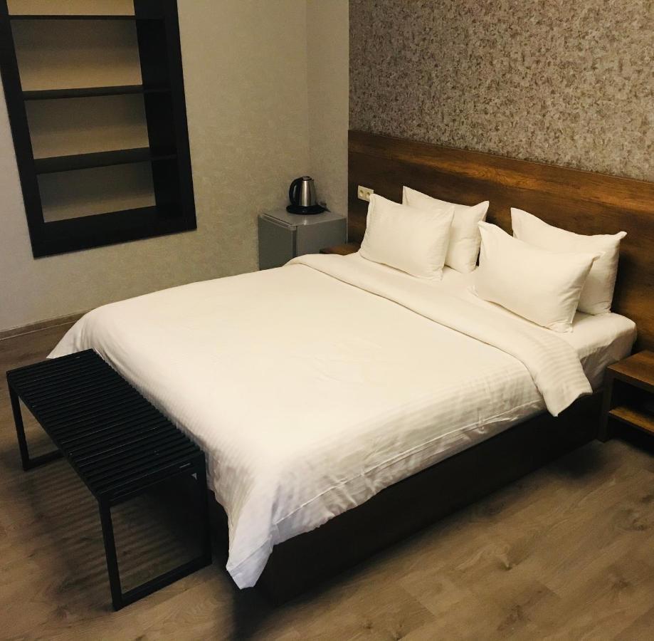 2Nd Floor Hotel Tbilisi Bagian luar foto