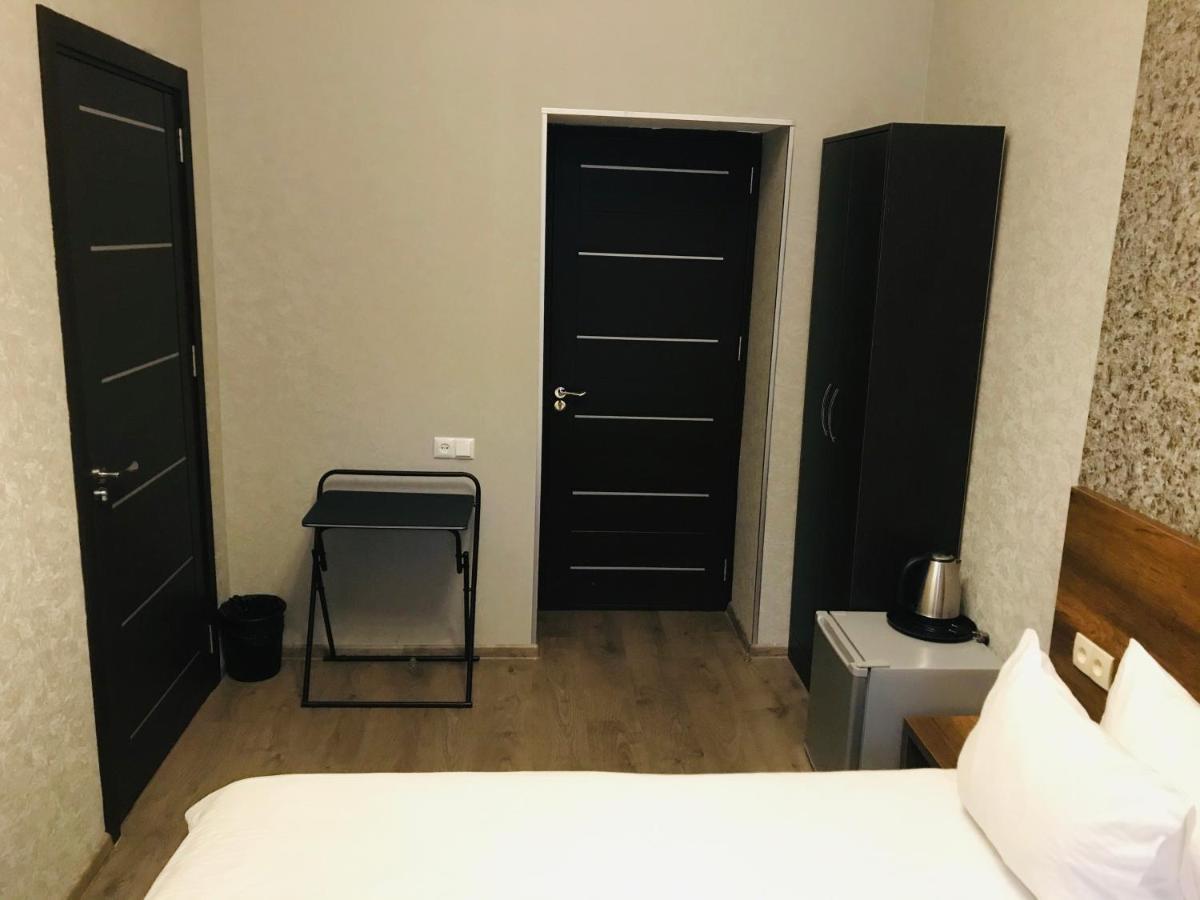 2Nd Floor Hotel Tbilisi Bagian luar foto